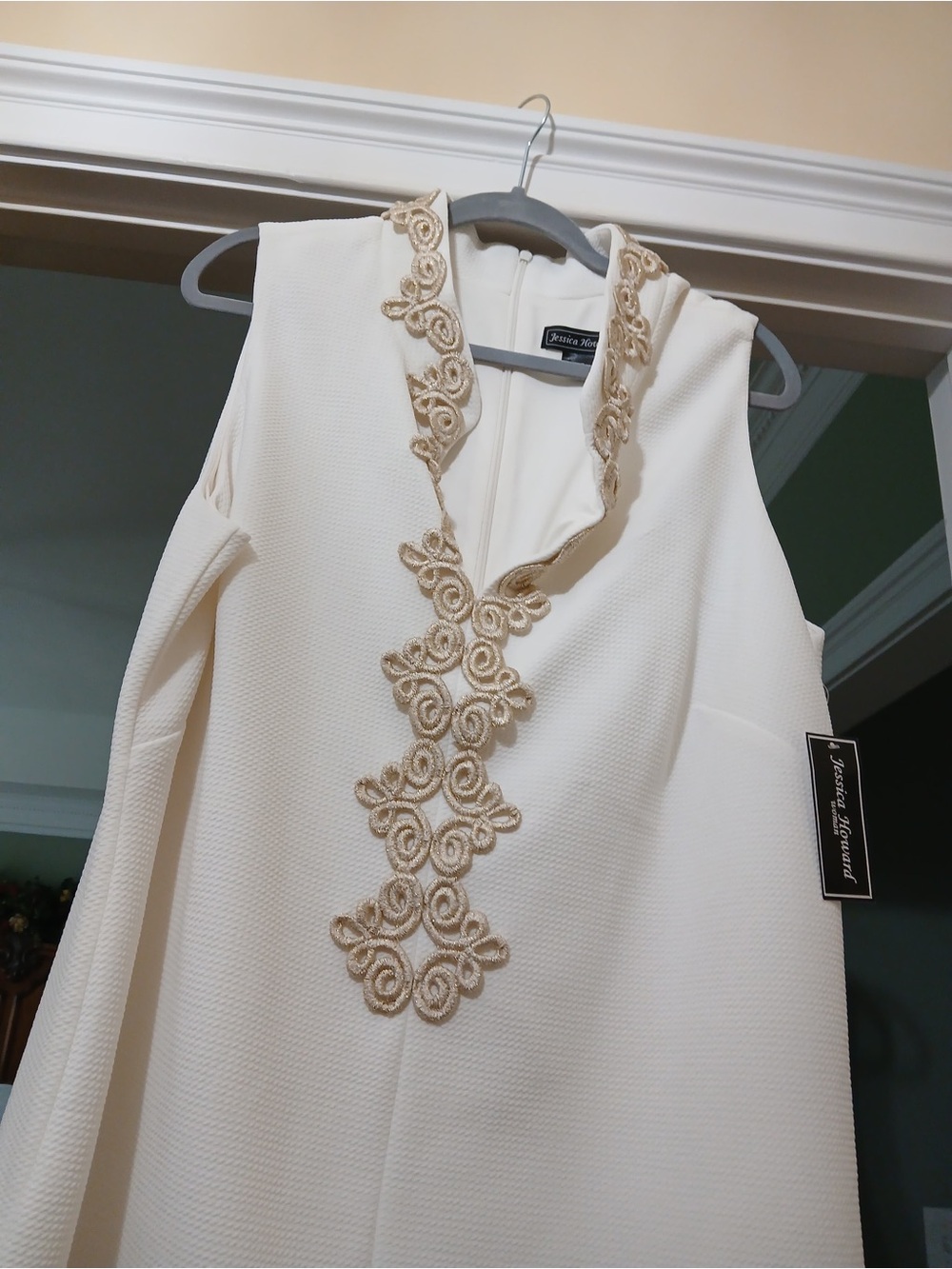 Jessica Howard Cream Sleeveless Shift Dress with Gold Embroidery - Picture 6 of 7